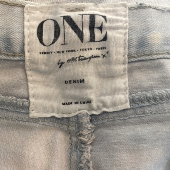 ❌SOLD❌ ONE TEASPOON Runaways Ultra Light Wash Skinny Leg Jeans - Size 24. - Picture 11 of 14